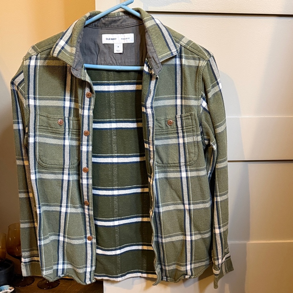 100% Cotton Old Navy Relaxed Fit Olive Plaid Flannel (Size M)